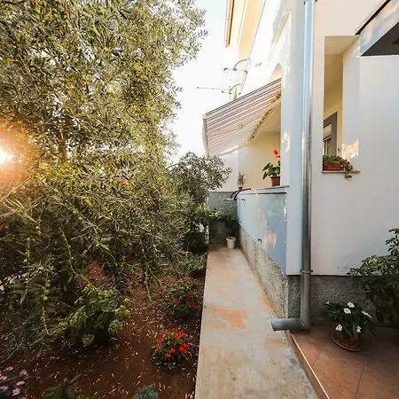 Antisin Apartment *