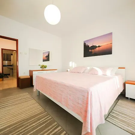 Antisin Apartment *